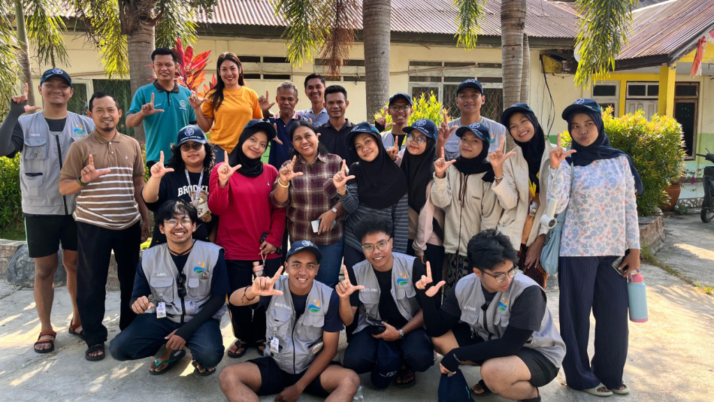 Mengabdi di Pulau Rote, Tim KKN-PPM UGM Kembangkan Potensi Sentra Gula Lontar