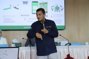Researchers are discussing agrivoltaic technology that integrates solar energy generation with agricultural production.