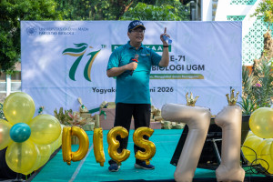 Dean Professor Budi Setiadi Daryono delivers opening remarks at the Faculty of Biology's 71st anniversary celebration.