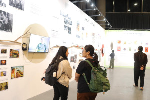 Guests attend the opening of the ARCHIVEPELAGO exhibition at Bulaksumur Gallery, GIK UGM.