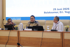 Representatives from UGM and BAN-PT discuss the implementation of Indonesia's new accreditation framework.