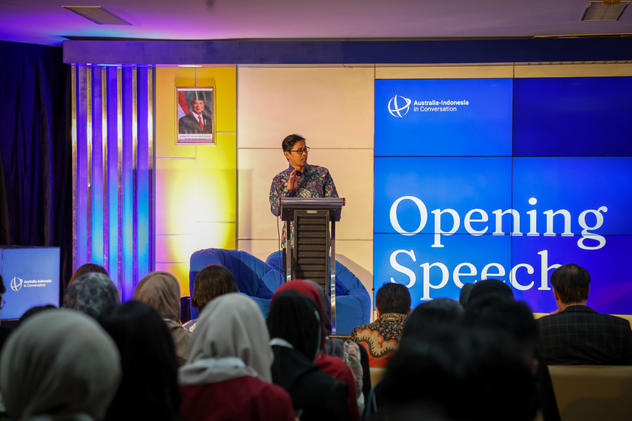 Scholars from UGM and the University of Melbourne discuss AI ethics, governance, and the future of humanity during Australia–Indonesia in Conversation 2026.
