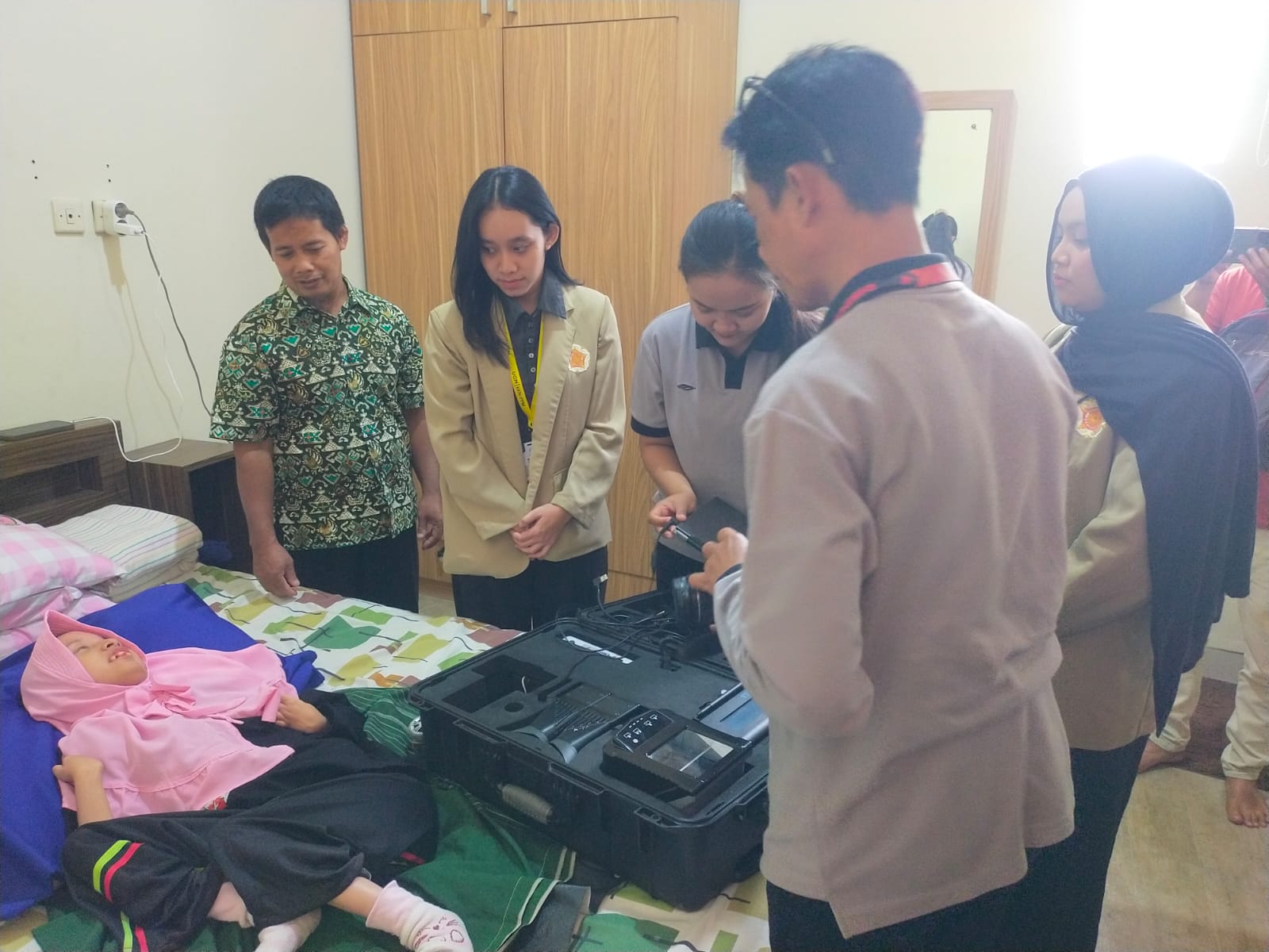 Mahasiswa KKN UGM Dampingi Penyandang Disabilitas dan ODGJ Rekam KTP Elektronik