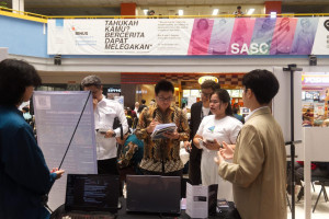 Students present their Grahantara WebGIS innovation during the MAPID WebGIS Competition.