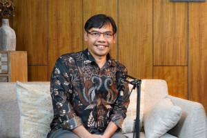 Anis Fuad explains how ExplainDengue combines dengue case records with climate and weather data.