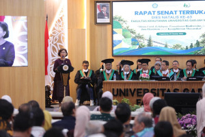 UGM Rector Professor Ova Emilia highlights forestry science and technological innovation at the Faculty of Forestry’s 63rd anniversary celebration.